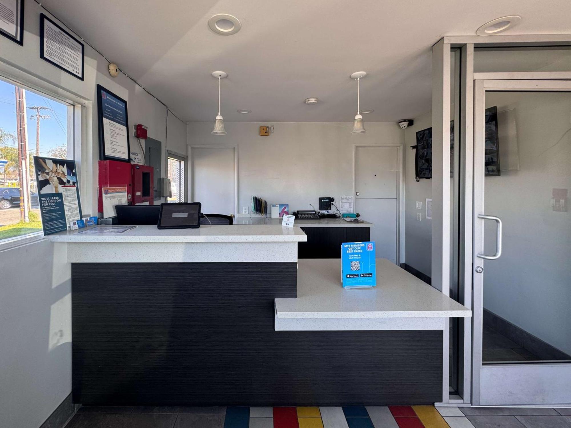 Motel 6 Ontario Airport 외부 사진