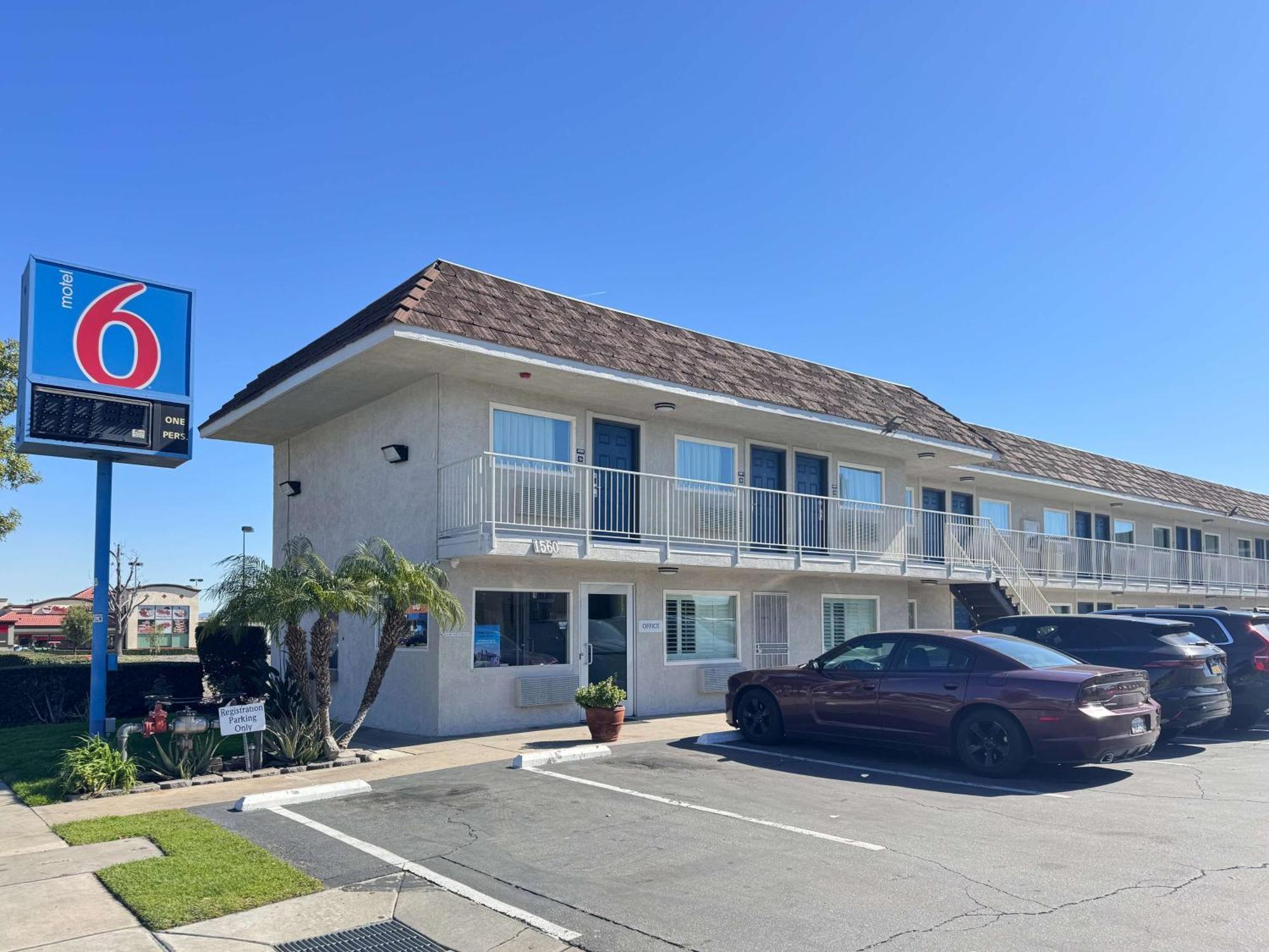Motel 6 Ontario Airport 외부 사진