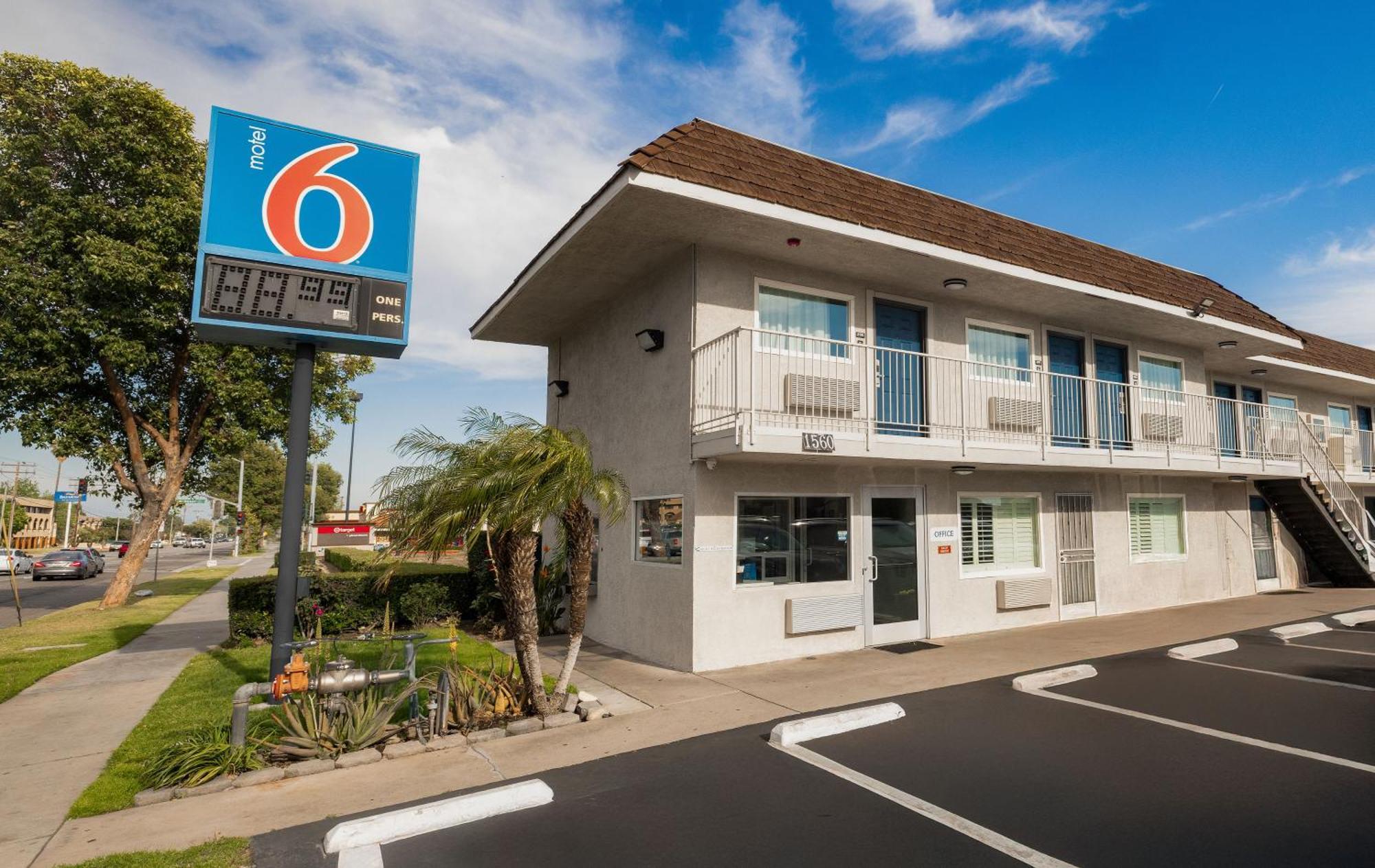 Motel 6 Ontario Airport 외부 사진