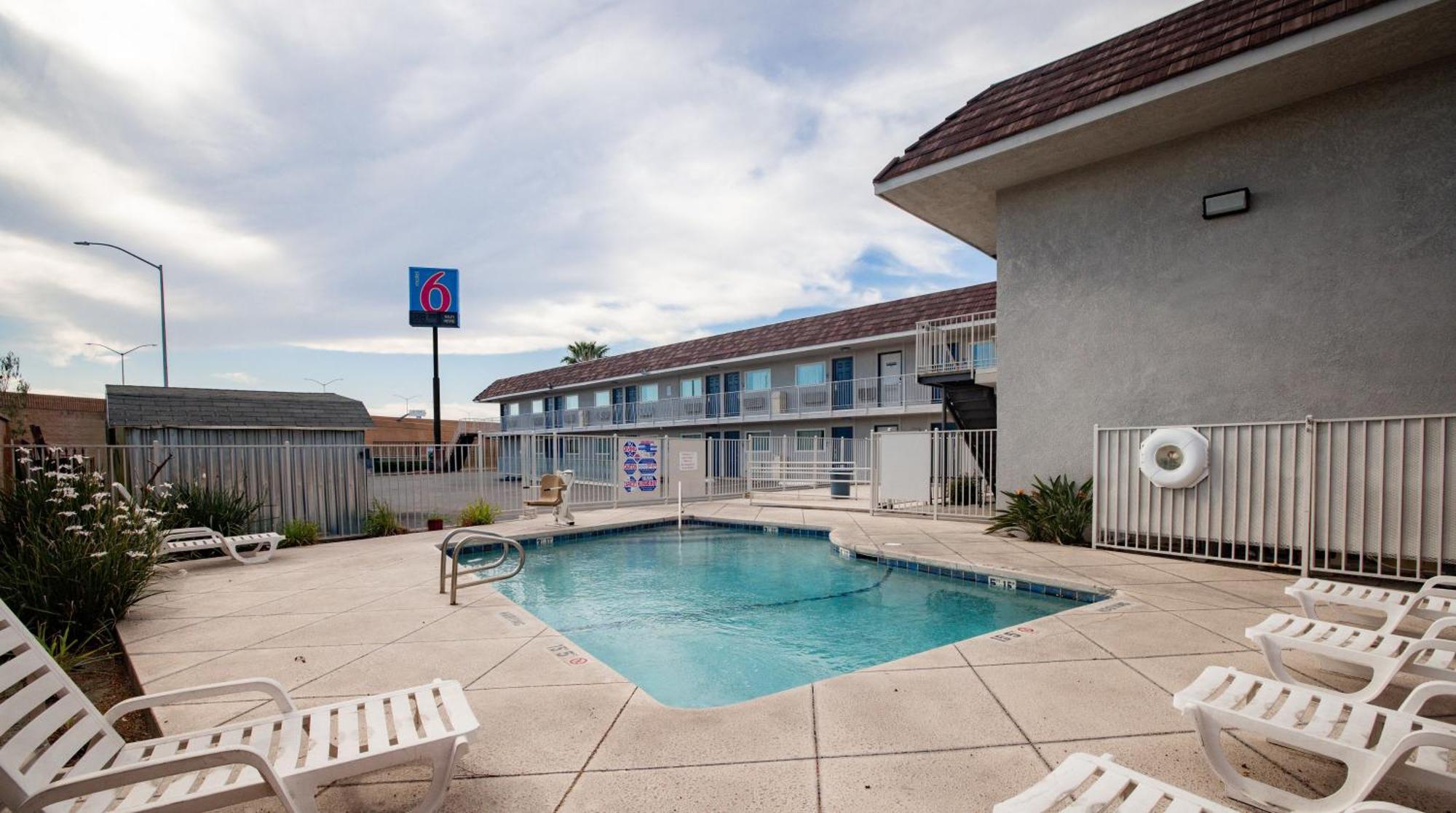 Motel 6 Ontario Airport 외부 사진