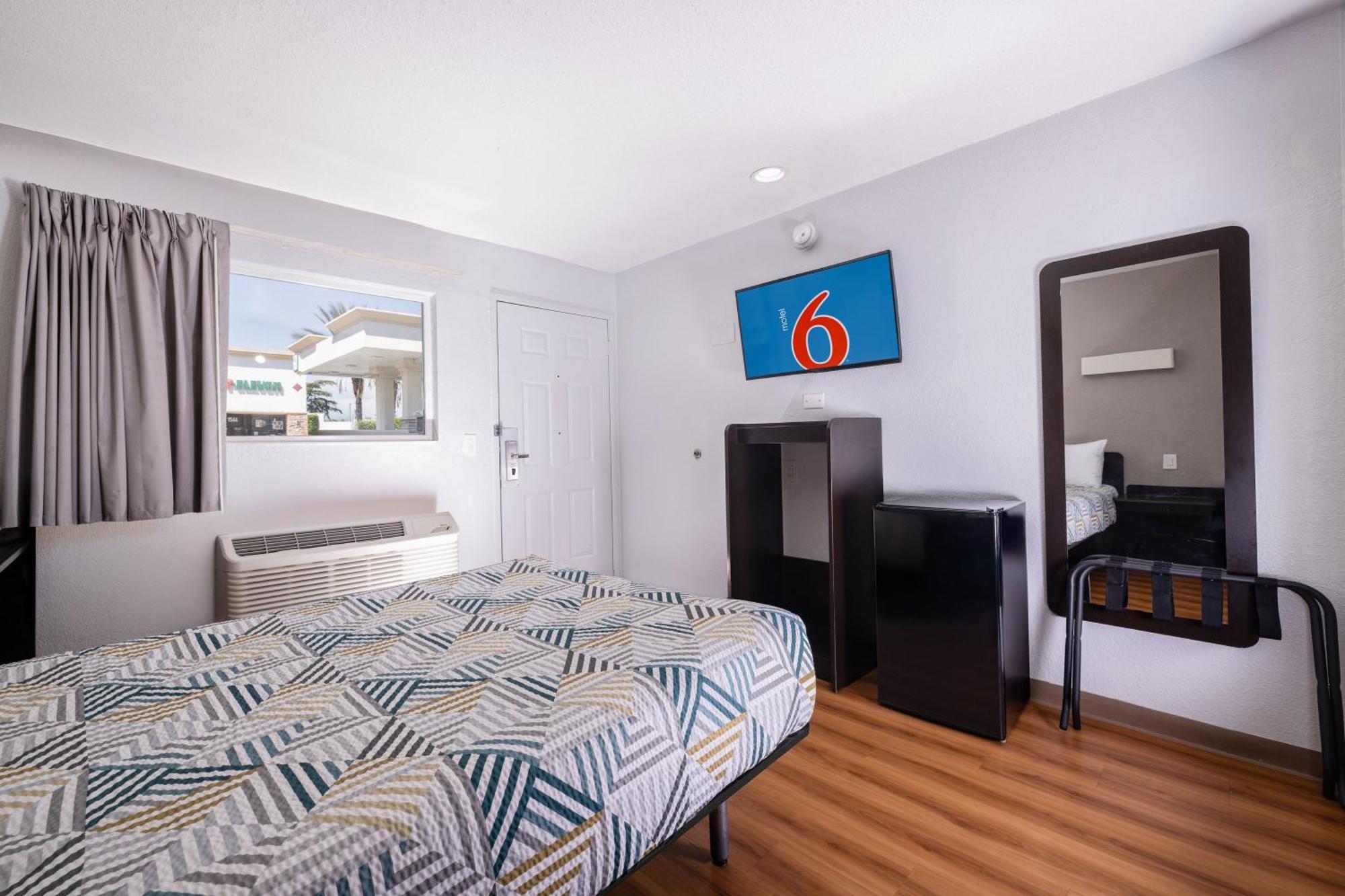 Motel 6 Ontario Airport 외부 사진