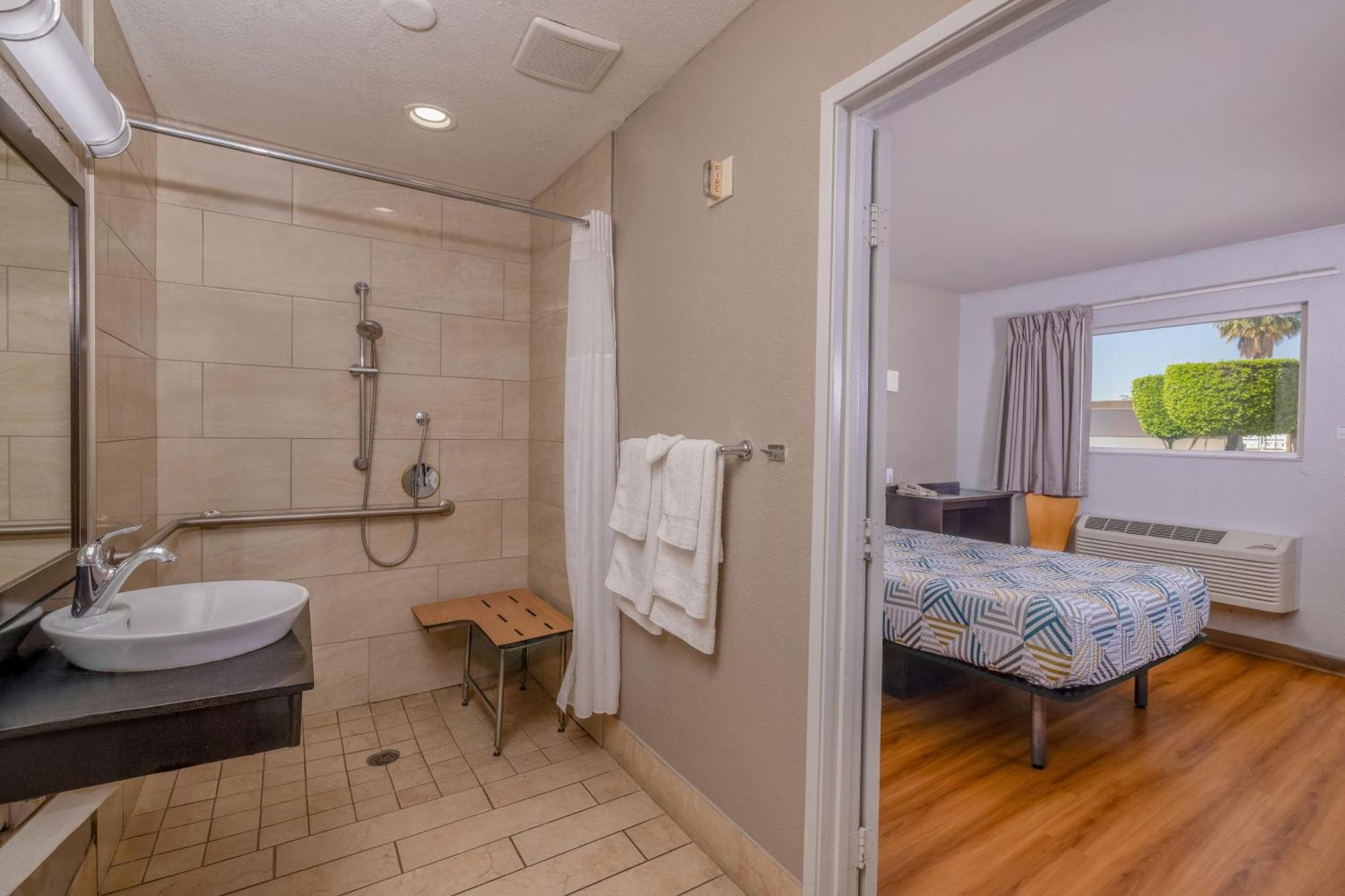 Motel 6 Ontario Airport 외부 사진