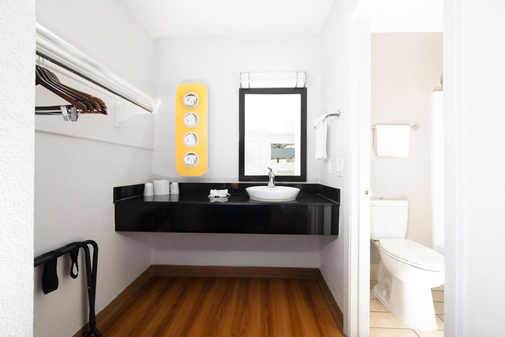 Motel 6 Ontario Airport 외부 사진