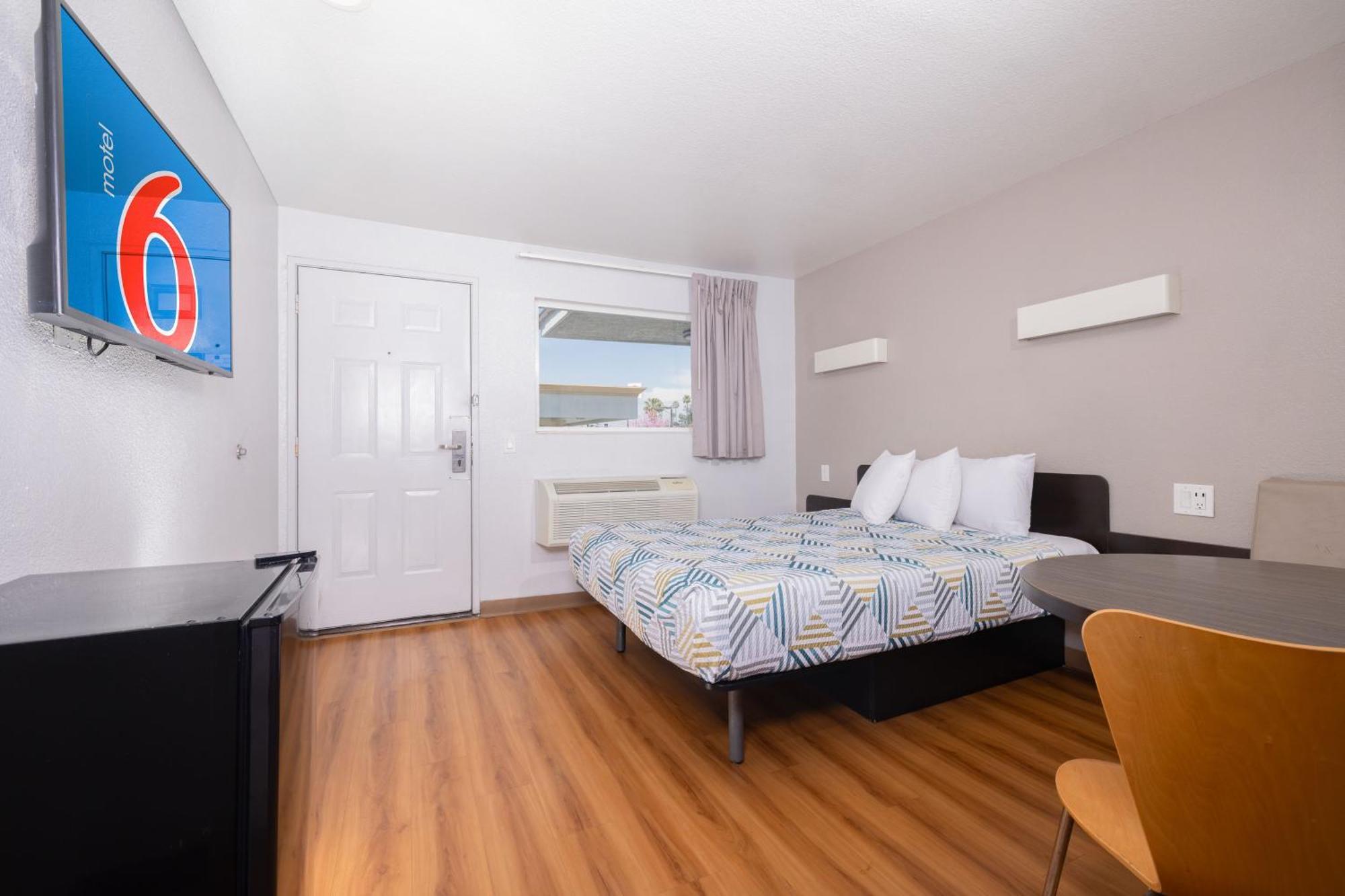 Motel 6 Ontario Airport 외부 사진