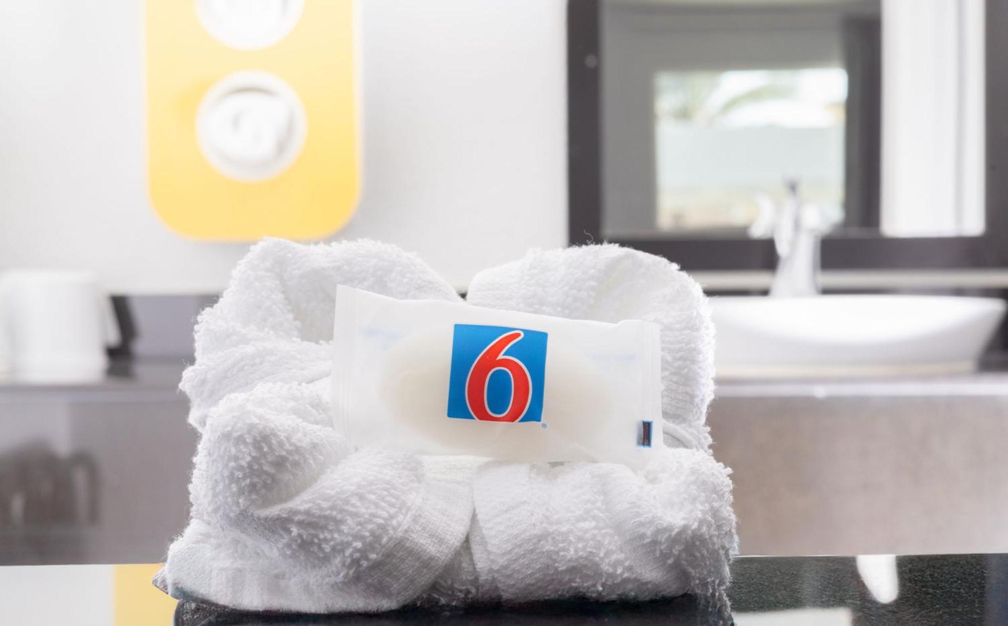 Motel 6 Ontario Airport 외부 사진