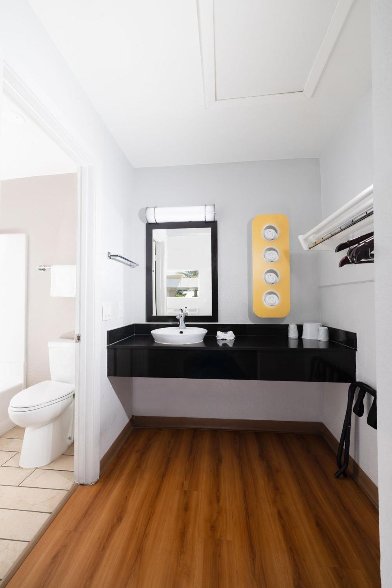 Motel 6 Ontario Airport 외부 사진