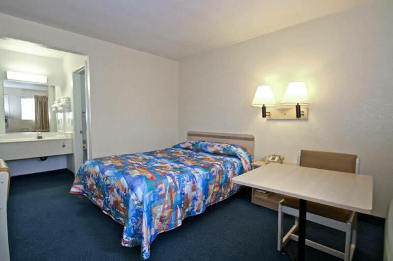 Motel 6 Ontario Airport 외부 사진